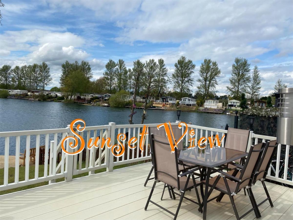 Tattershall Lakes Sunset View Caravan Lakeside, Hot Tub, Garden, Private Fishing Peg & Wifi Extérieur photo