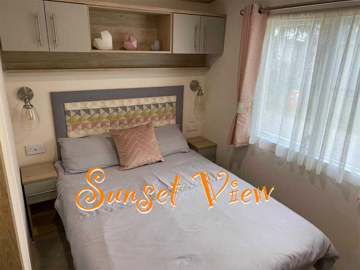 Tattershall Lakes Sunset View Caravan Lakeside, Hot Tub, Garden, Private Fishing Peg & Wifi Extérieur photo