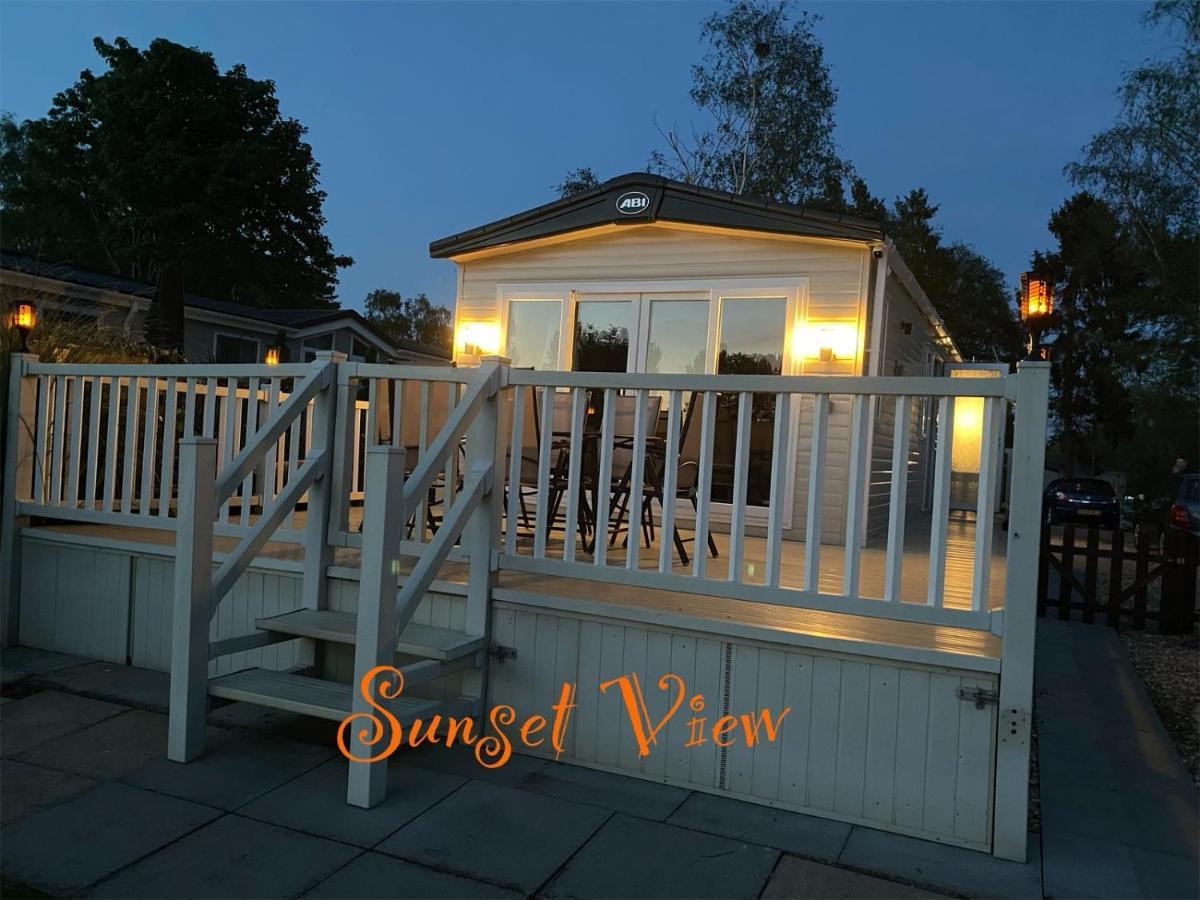 Tattershall Lakes Sunset View Caravan Lakeside, Hot Tub, Garden, Private Fishing Peg & Wifi Extérieur photo