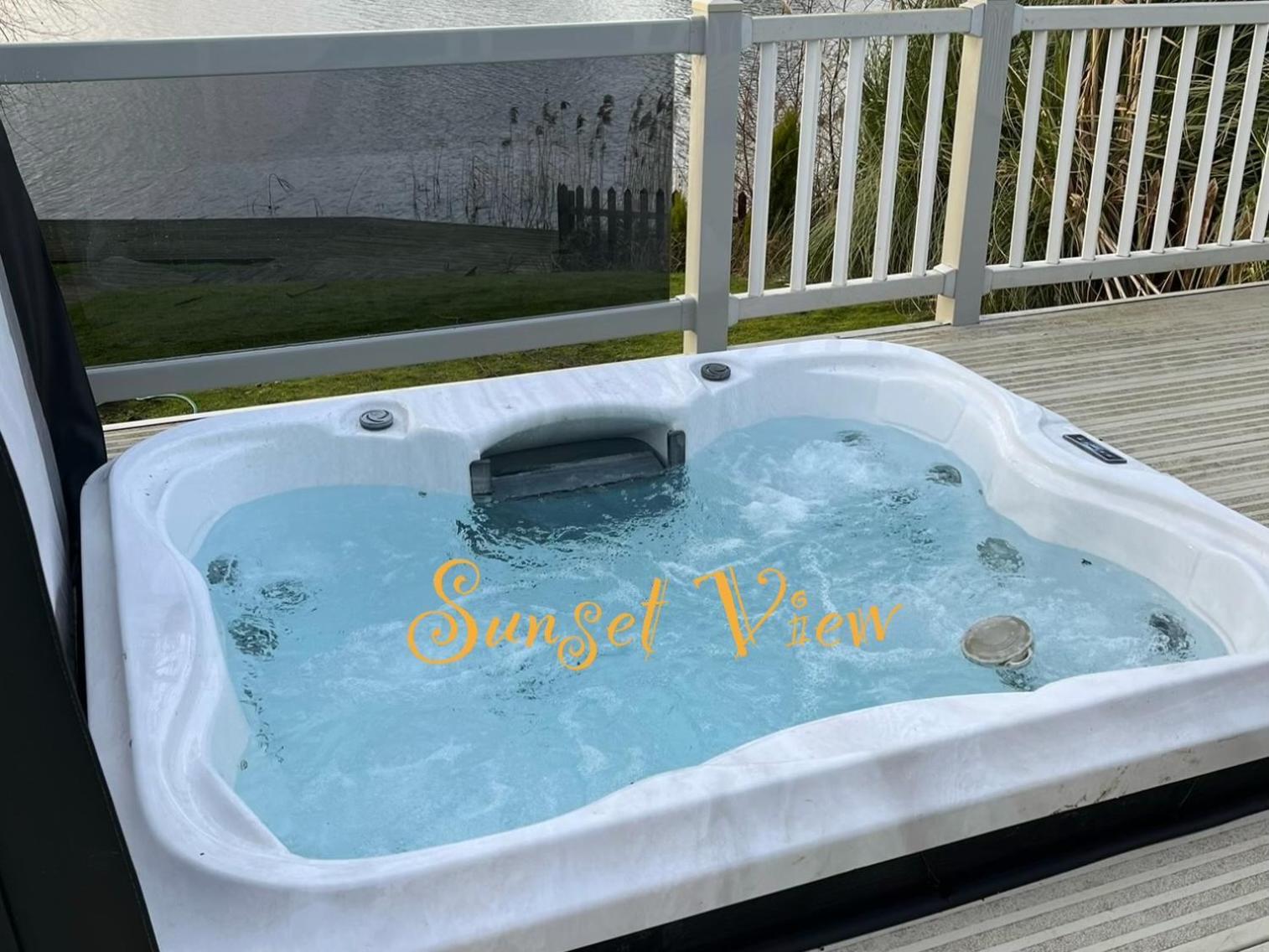 Tattershall Lakes Sunset View Caravan Lakeside, Hot Tub, Garden, Private Fishing Peg & Wifi Extérieur photo