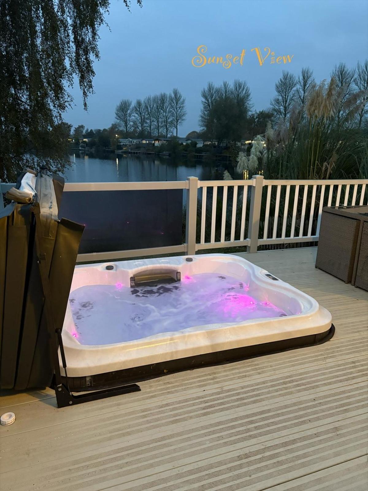 Tattershall Lakes Sunset View Caravan Lakeside, Hot Tub, Garden, Private Fishing Peg & Wifi Extérieur photo