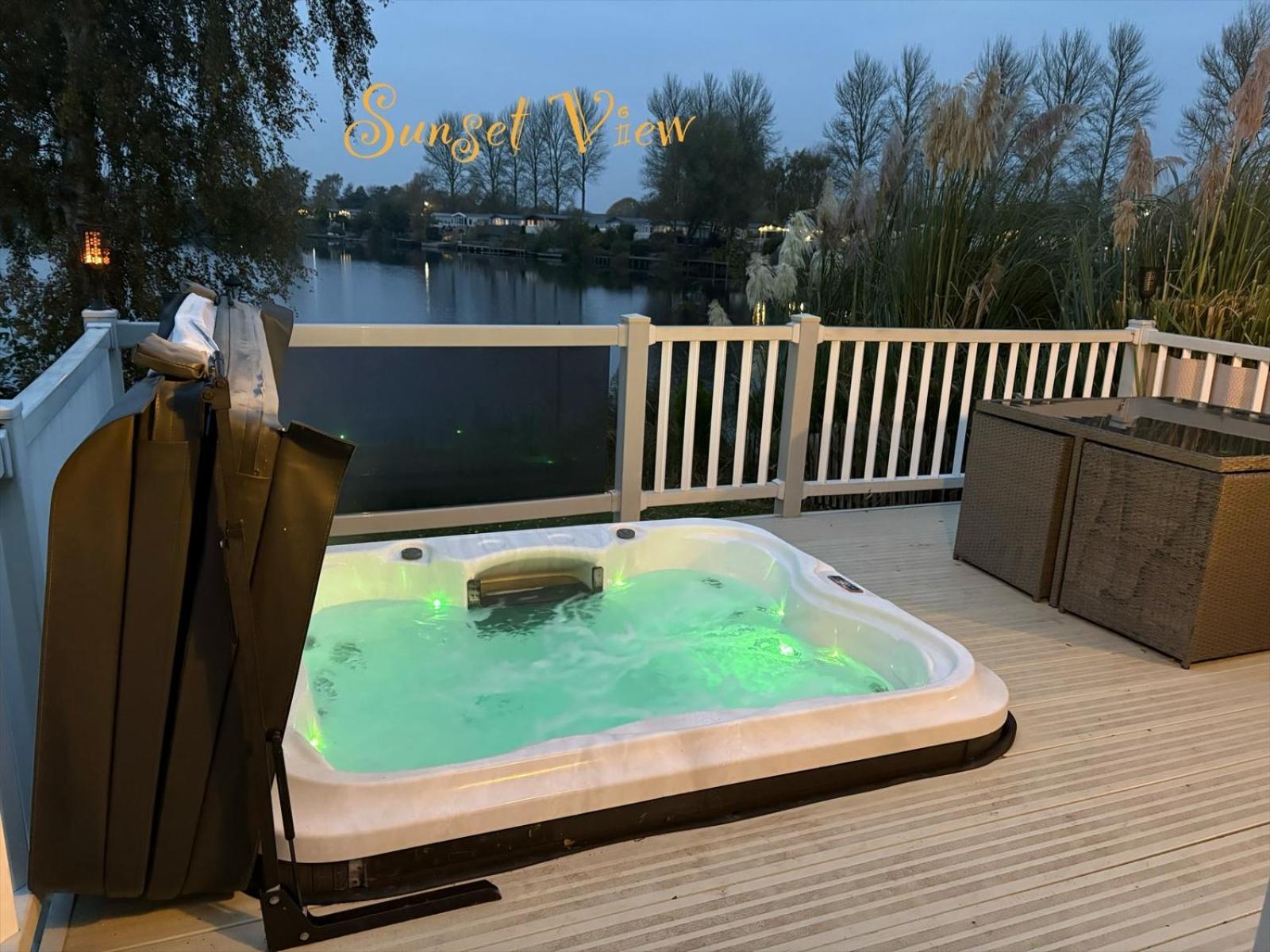 Tattershall Lakes Sunset View Caravan Lakeside, Hot Tub, Garden, Private Fishing Peg & Wifi Extérieur photo