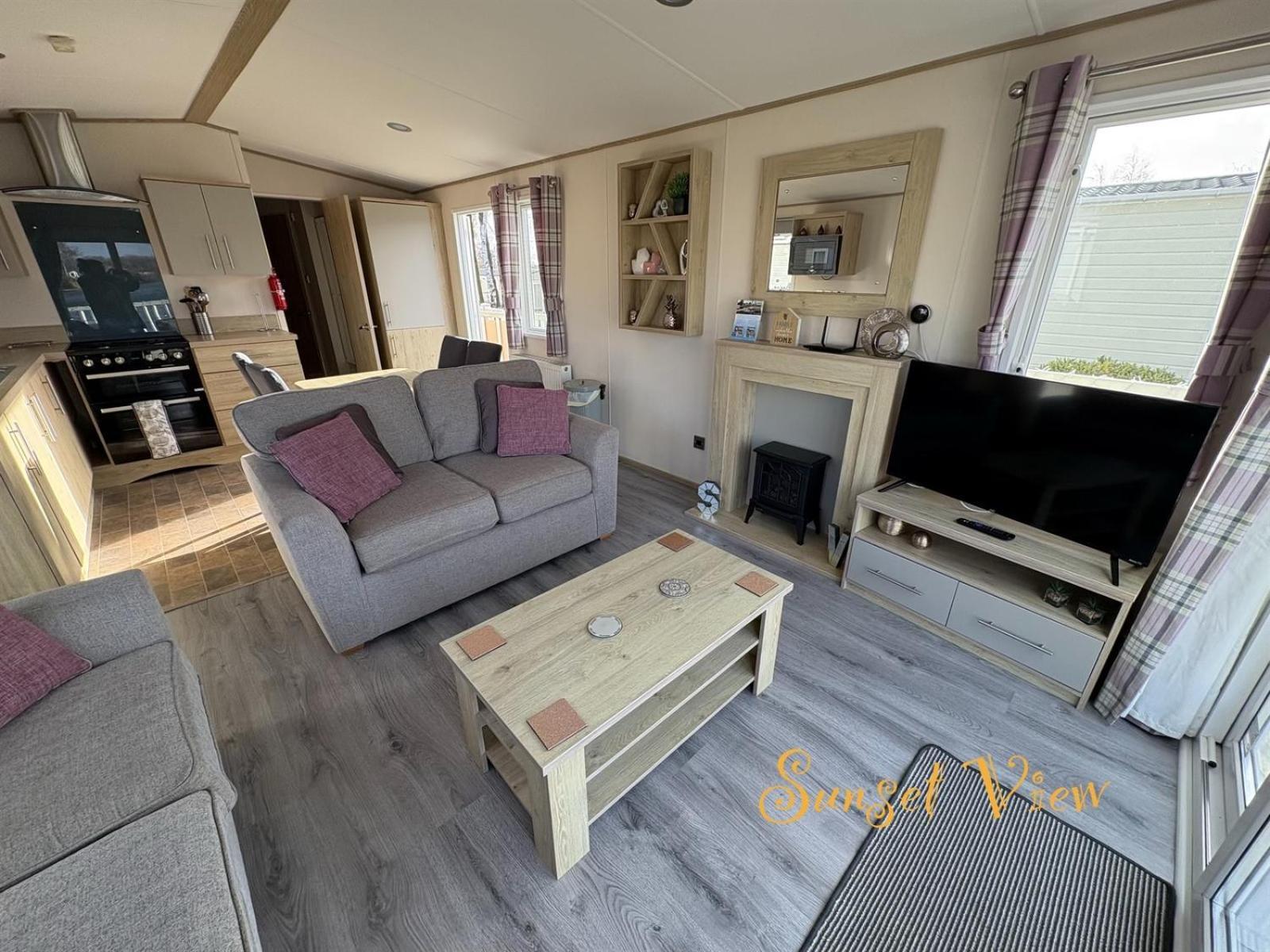 Tattershall Lakes Sunset View Caravan Lakeside, Hot Tub, Garden, Private Fishing Peg & Wifi Extérieur photo